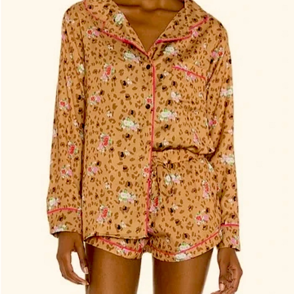 REVOLVE/Plush-Woman’s 3 Piece Short Pajama Set Size Med. NWT